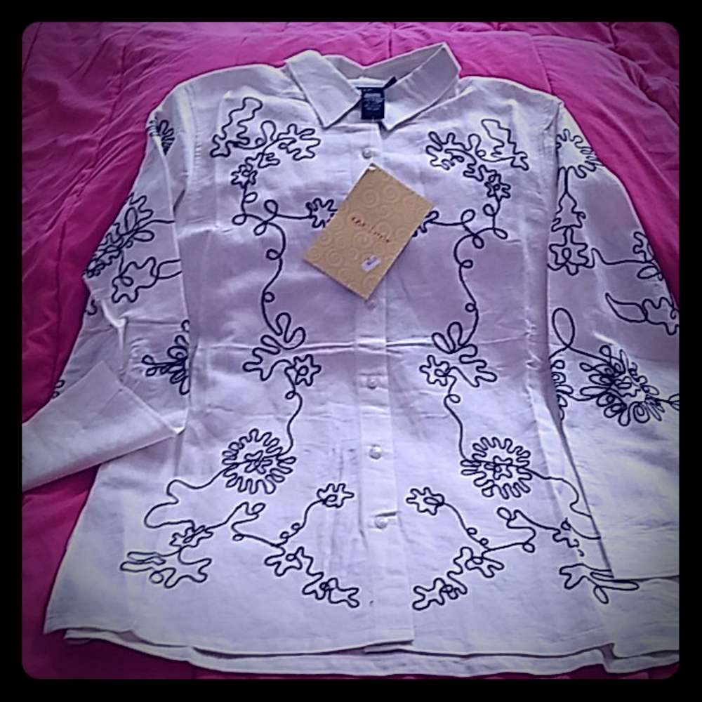 White button front top with black design